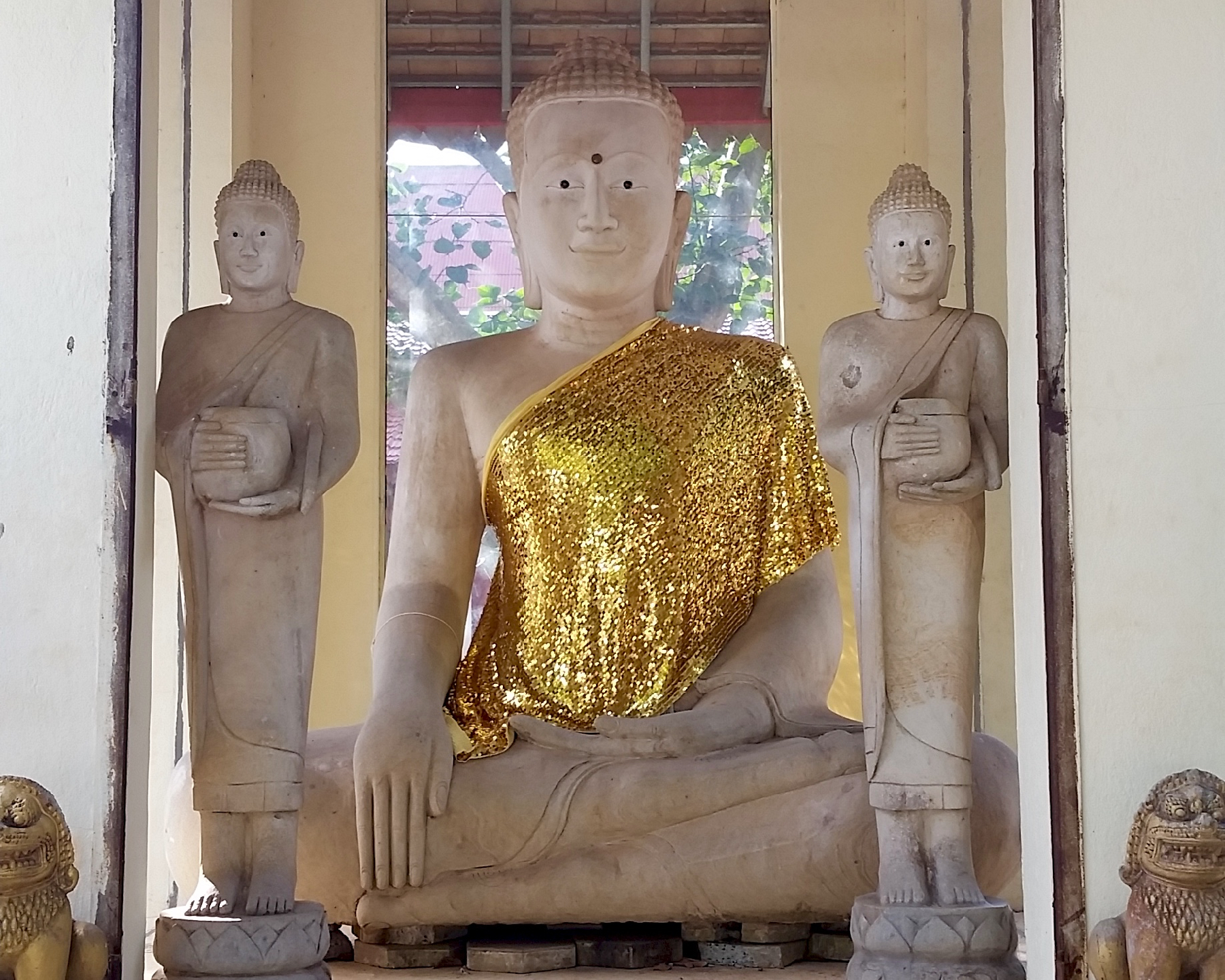 This Buddha is ready for a night on the town with the lads.